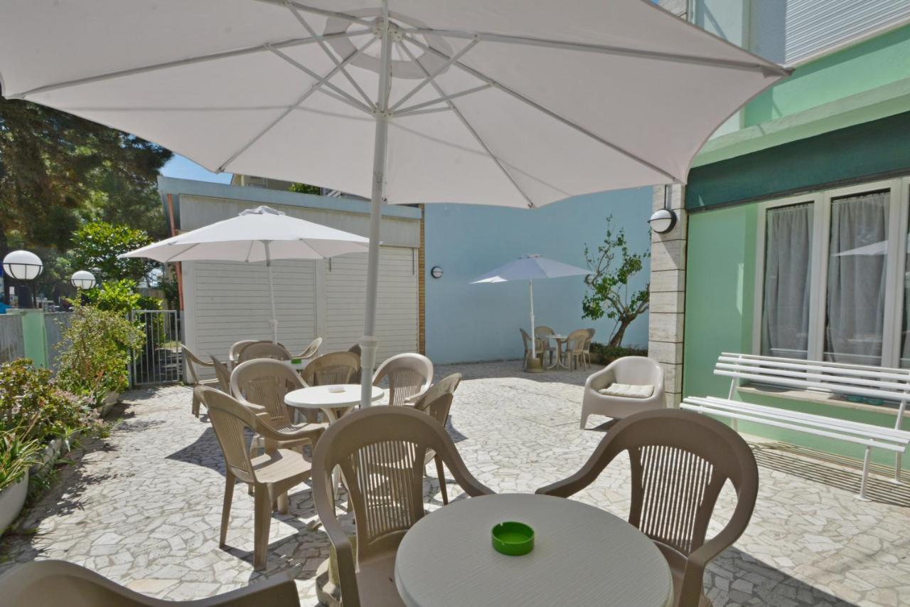 Hotel Maddalena Marina di Ravenna Kültér fotó