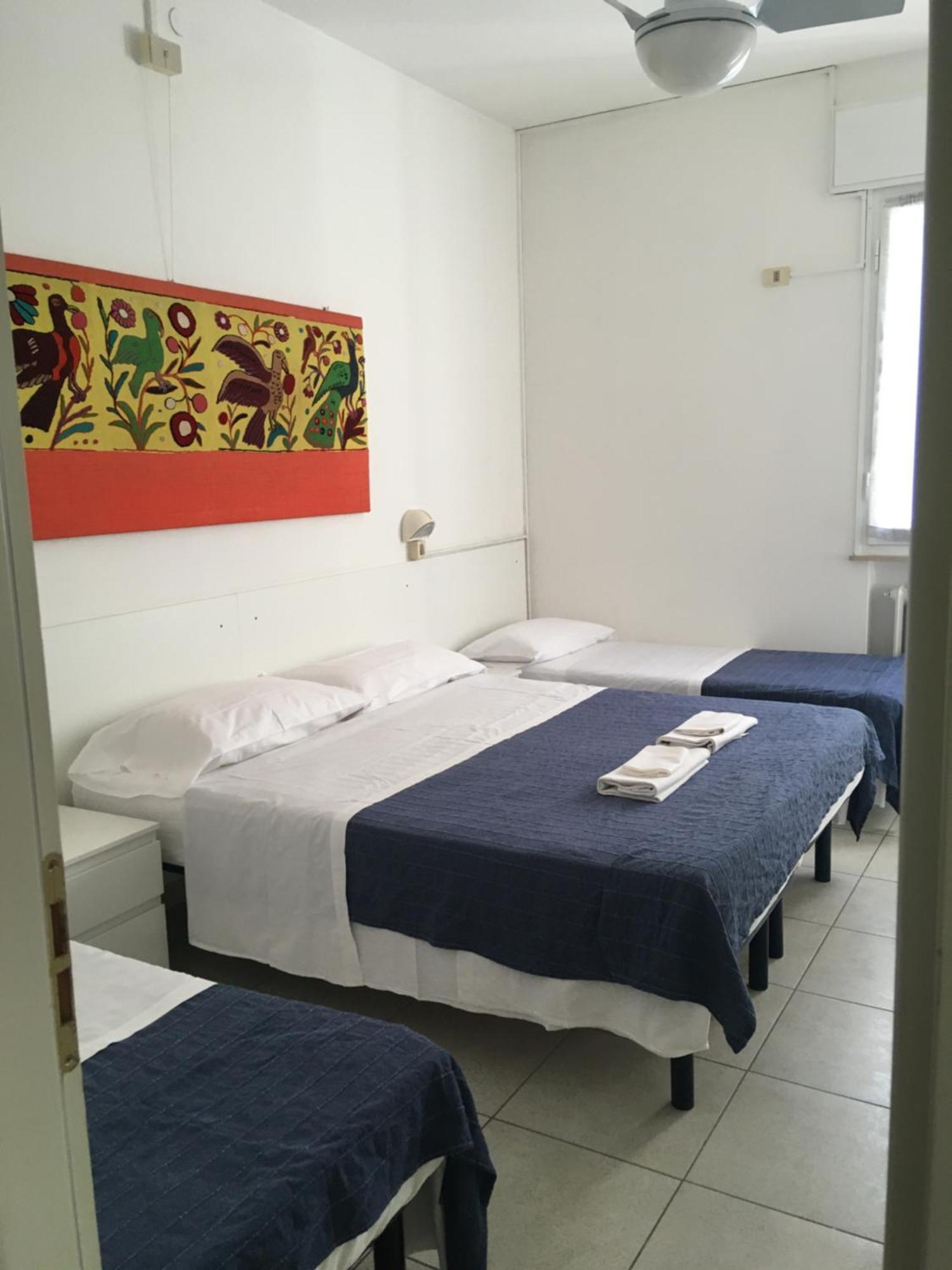 Hotel Maddalena Marina di Ravenna Szoba fotó