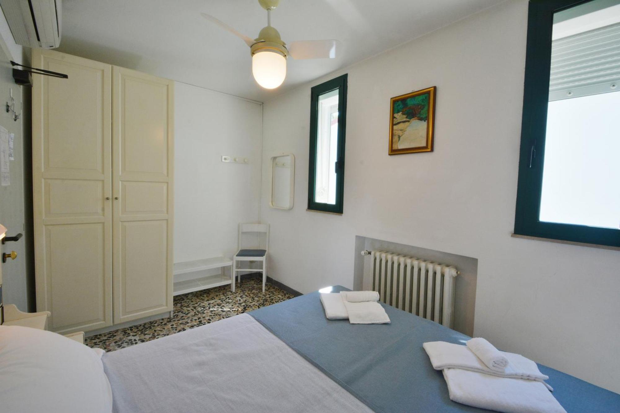 Hotel Maddalena Marina di Ravenna Szoba fotó