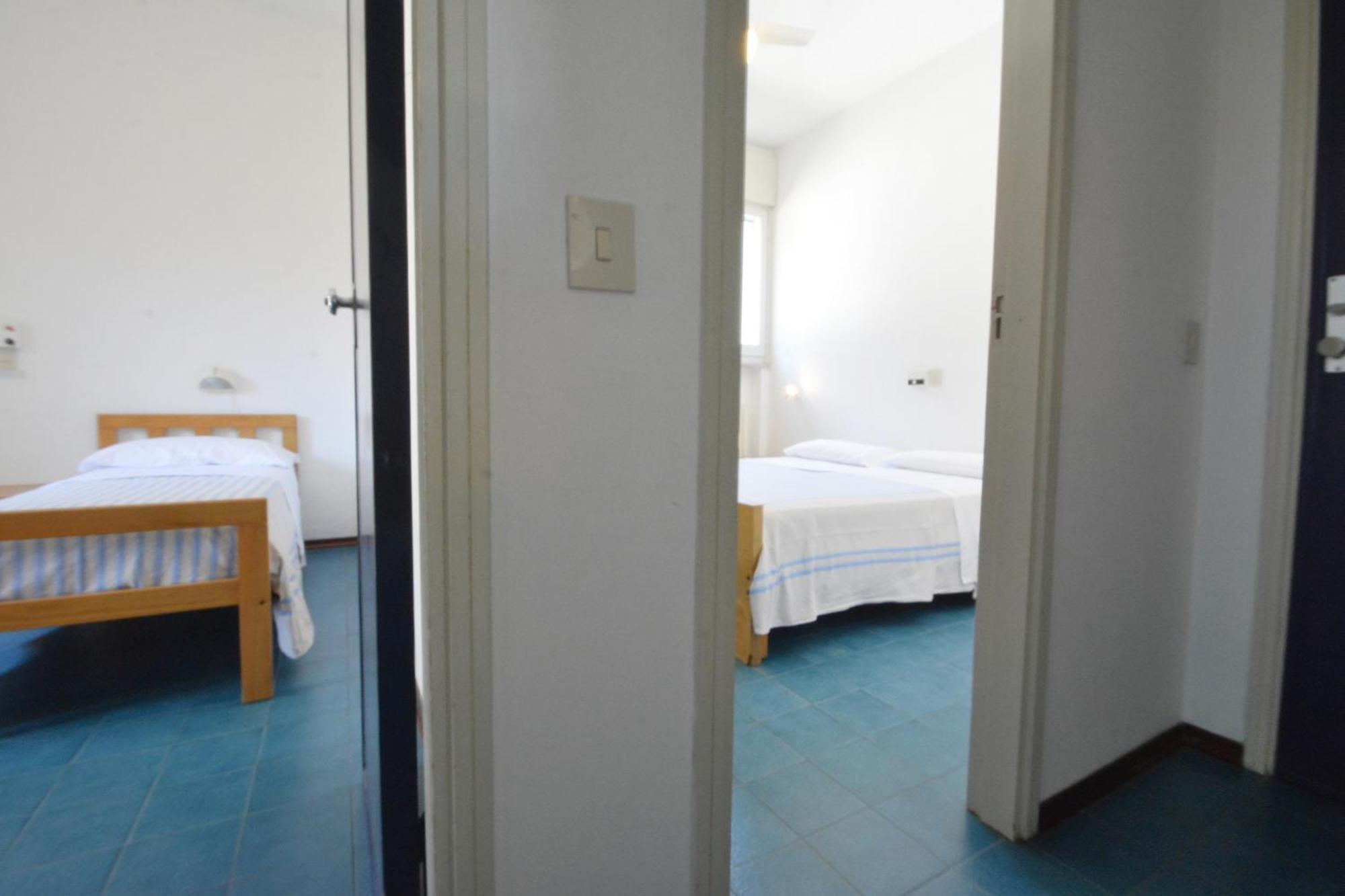 Hotel Maddalena Marina di Ravenna Szoba fotó